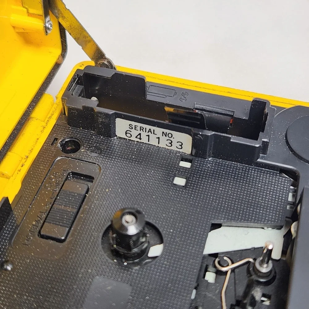 SONY Walkman Sports Audio Cassette fm/am Radio WM-AF54 yellow‎ Tested-Works READ